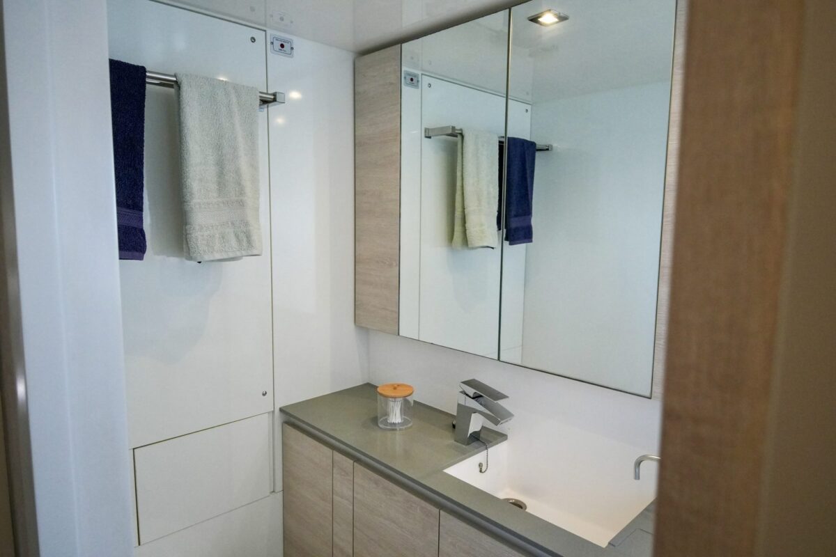 Leopard 50 catamaran Dream Team for sale – cabin-1 photo 01