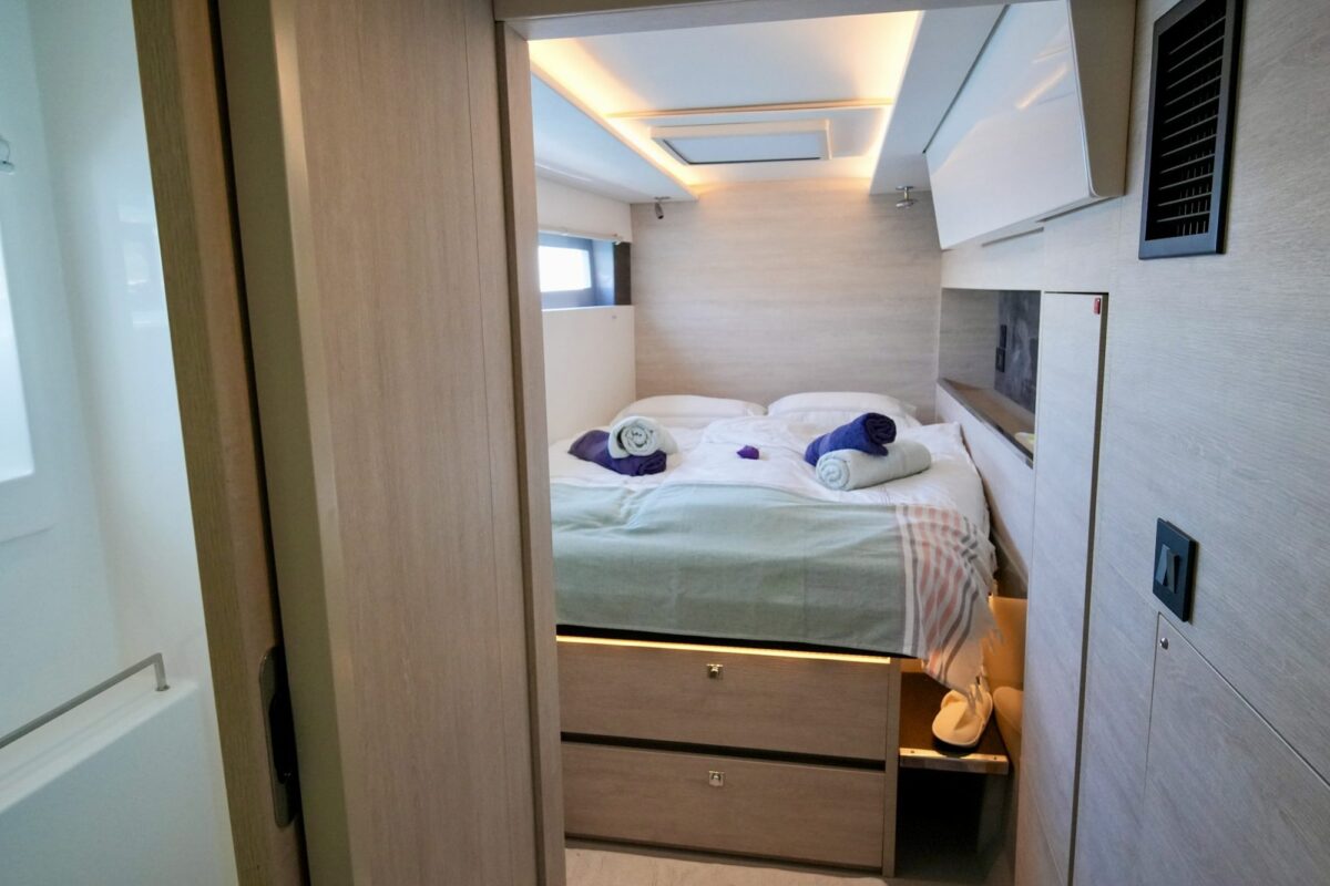 Leopard 50 catamaran Dream Team for sale – cabin-2 photo 01