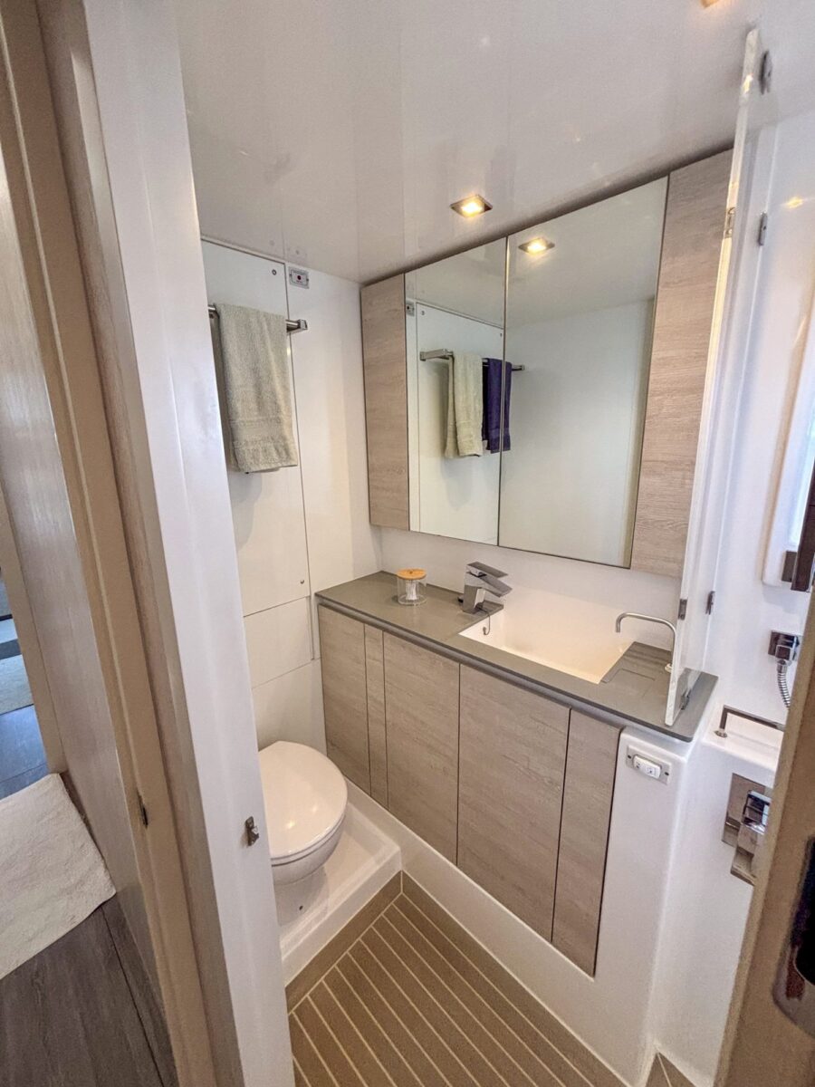 Leopard 50 catamaran Dream Team for sale – cabin-2 photo 08