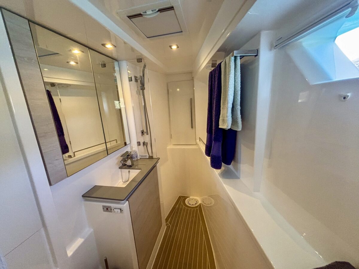 Leopard 50 catamaran Dream Team for sale – cabin-3 photo 09