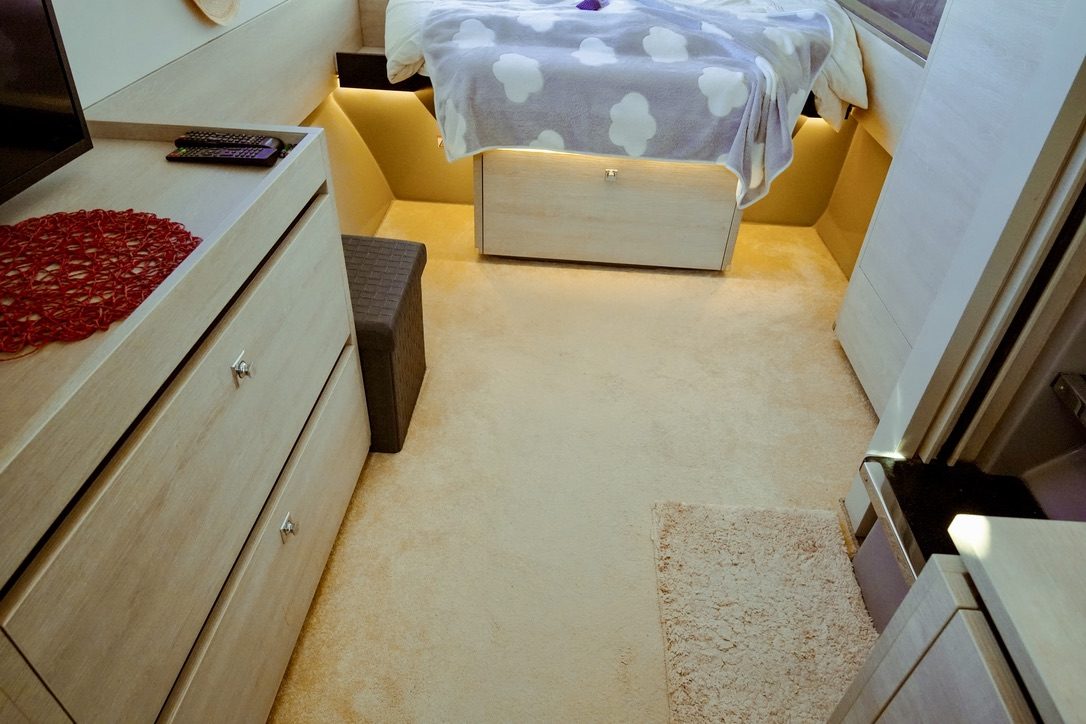Leopard 50 catamaran Dream Team for sale – owner's cabin photo 10