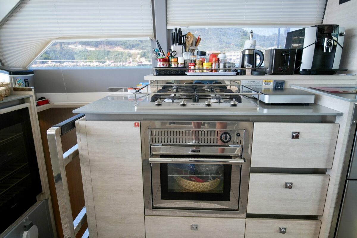 Leopard 50 catamaran Dream Team for sale – systems and engineering photo 09