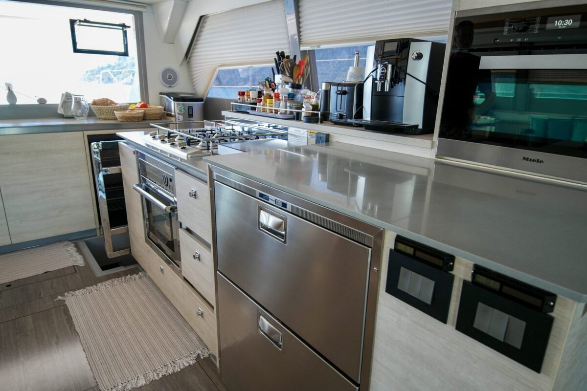Leopard 50 catamaran Dream Team for sale – systems and engineering photo 12