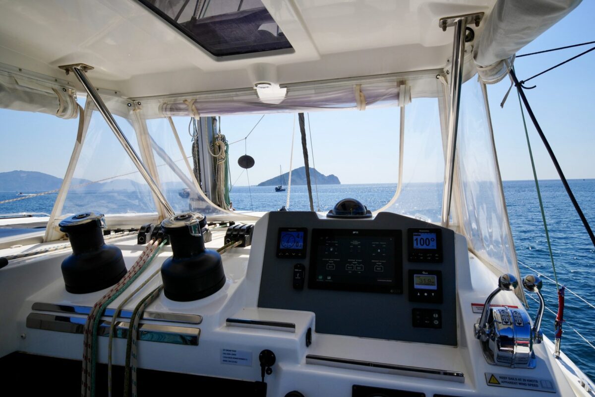 Leopard 50 catamaran Dream Team for sale – systems and engineering photo 01
