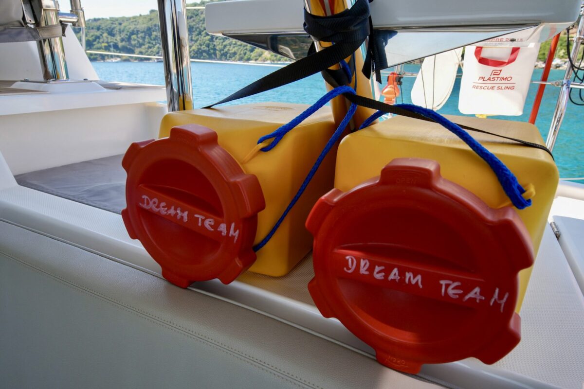 Leopard 50 catamaran Dream Team for sale – systems and engineering photo 03